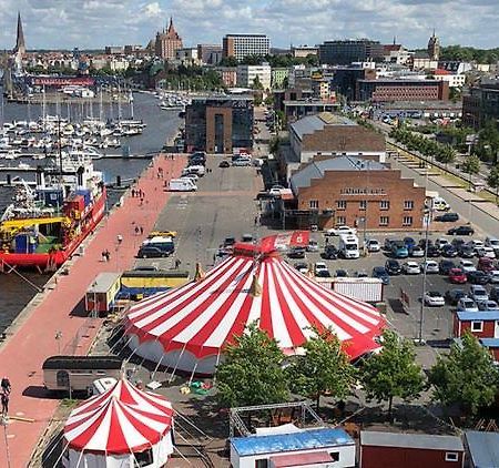 Circus Fantasia Росток Экстерьер фото